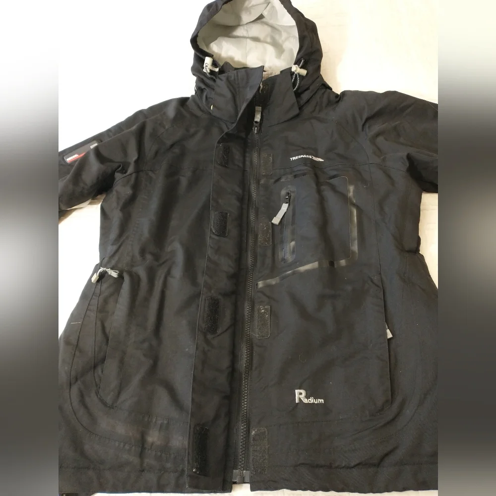 Trespass stay warm